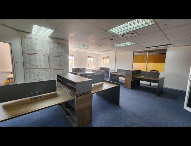 325M² OFFICE TO LET IN FOURWAYS